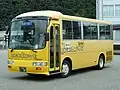 吉敷・湯田ルート、大内ルートで使用されていた日野・リエッセ（この車両は現在防長交通周南営業所にて塗装を白ベースに塗り替え一般路線バスとして運行されている）