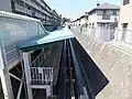 井野駅付近は掘割区間となっている。（2012年4月）
