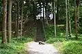 石段付近の鉾立石