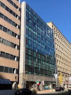 在神戸パナマ総領事館が入居する山本ビル（神戸市）
