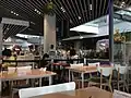 1階メインエントランス横のカフェ（2017年8月17日撮影）