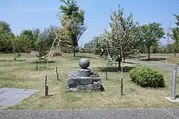 山梨県立博物館の丸石道祖神(山梨県甲府市上石田旧蔵)。