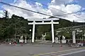 公道から入口を見る（2017年8月17日撮影）