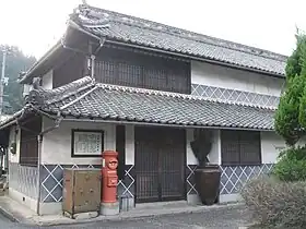 山野民俗資料収蔵庫として保存されている旧山野村役場