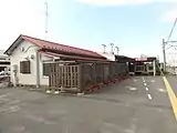 線路側から見た駅舎(2012年9月)