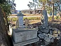 御刀神社境内社八坂神社と大神宮石碑