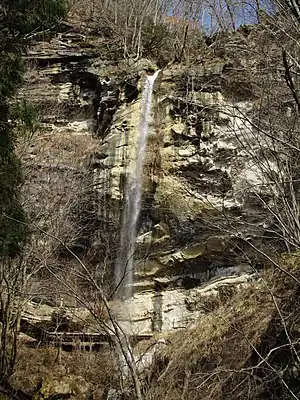 八坂の大滝