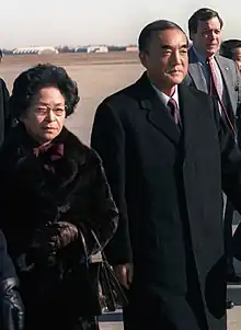 日米首脳会談を終えアンドルーズ空軍基地から帰路につく中曾根康弘総理と蔦子夫人、1983(昭和58)年1月21日