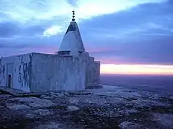 シンジャル山脈のヤジディ寺院(2004年)