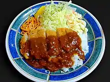 新潟県長岡市の洋風カツ丼（ドミグラスソース）