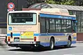ハイブリッドノンステップ（灯火器保安基準適合後）横浜市交通局ACG-HU8JLFP（後部）
