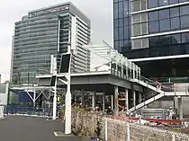 今後は53街区方面と接続予定のためデッキが途切れている（2020年1月22日）