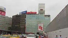 横浜店(中型店)が入居する横浜モアーズ(横浜市西区)