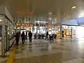 改札口付近（2015年2月）