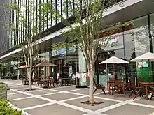 西側の飲食店エリア（メレンゲ、BISTRO BARCOなど）（2017年6月撮影）