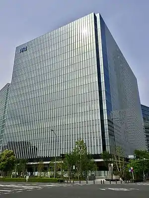 南西側（みなとみらい大通り側）外観