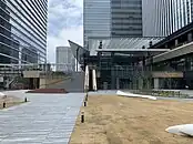芝生広場や大階段が設置されている（2024年4月撮影）