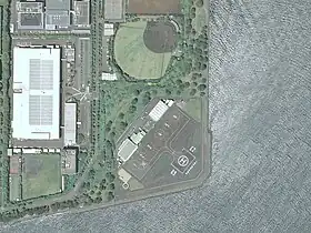 横浜へリポートの航空写真国土交通省 国土地理院 地図・空中写真閲覧サービスの空中写真を基に作成
