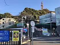 京王よみうりランド駅から京王口ステイション方面を見る（2021年）
