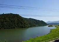 米坂線の車窓(2013年9月)。越後大島駅付近。