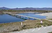 川島橋(徳島県・吉野川、2012年) - 四国霊場十番札所と十一番札所間の遍路道となっている。