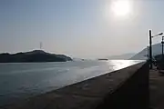 吉和漁港2(愛助が歩き、陽平とハグをした夕刻の防波堤)
