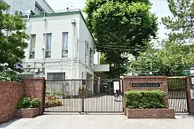 新宿区立四谷中学校(2018年6月26日撮影)