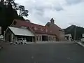 旧校地に建てられた「妖精の森ガラス美術館」
