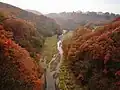 下流側の眺め下流には湯川ダムがある。