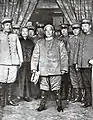 高級軍官ら。これは民国成立後の写真だが、まだ新軍の軍服を着用しており、帽章も清朝時代のままである。