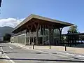 駅前の由布市ツーリストインフォメーションセンター