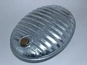 日本の金属製湯たんぽ