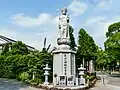 観音石像