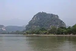 星湖と七星岩