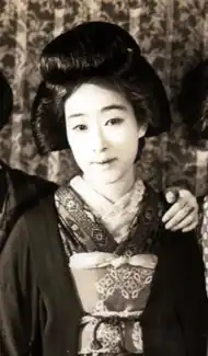 松井 千枝子