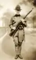 第一次世界大戦の米兵。M1911キャンペーン・ハットをかぶる